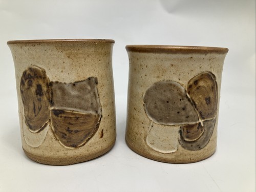 Mushroom pottery potter - 2,